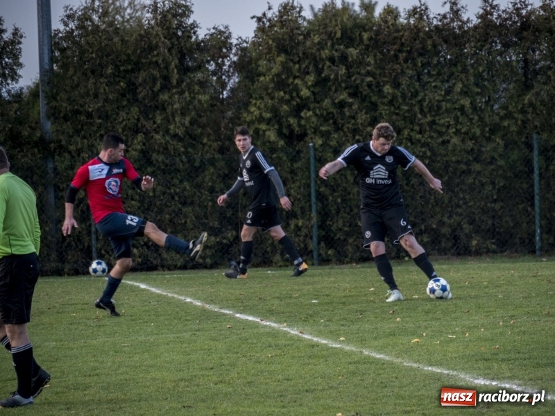 Zdjęcie w galerii na portalu naszraciborz.pl: Markowice kontra Bełsznica. Wszystko rozegrało się w drugiej połowie wiadomości z regionu
