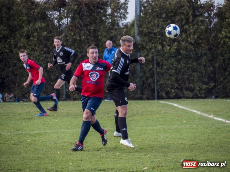 Zdjęcie w galerii na portalu naszraciborz.pl: Markowice kontra Bełsznica. Wszystko rozegrało się w drugiej połowie wiadomości z regionu