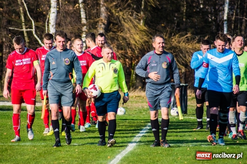 Zdjęcie w galerii na portalu naszraciborz.pl: A klasa. Pawłów spłonął w kobylskim Płomieniu wiadomości z regionu