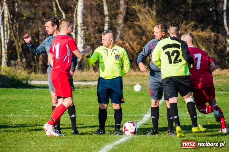 Zdjęcie w galerii na portalu naszraciborz.pl: A klasa. Pawłów spłonął w kobylskim Płomieniu wiadomości z regionu