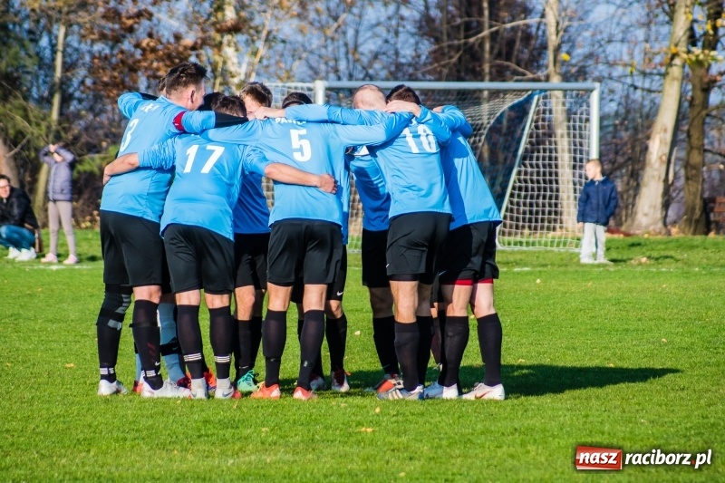 Zdjęcie w galerii na portalu naszraciborz.pl: A klasa. Pawłów spłonął w kobylskim Płomieniu wiadomości z regionu