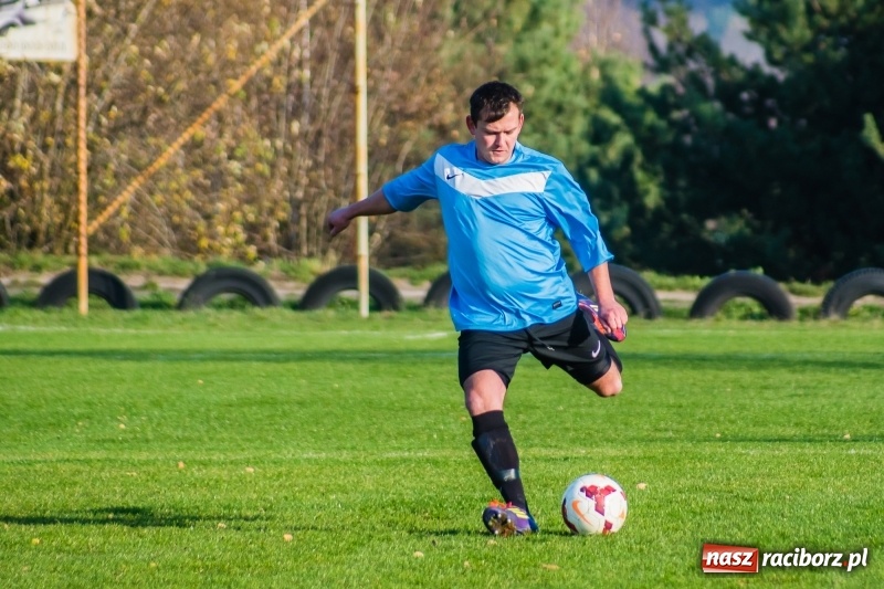 Zdjęcie w galerii na portalu naszraciborz.pl: A klasa. Pawłów spłonął w kobylskim Płomieniu wiadomości z regionu