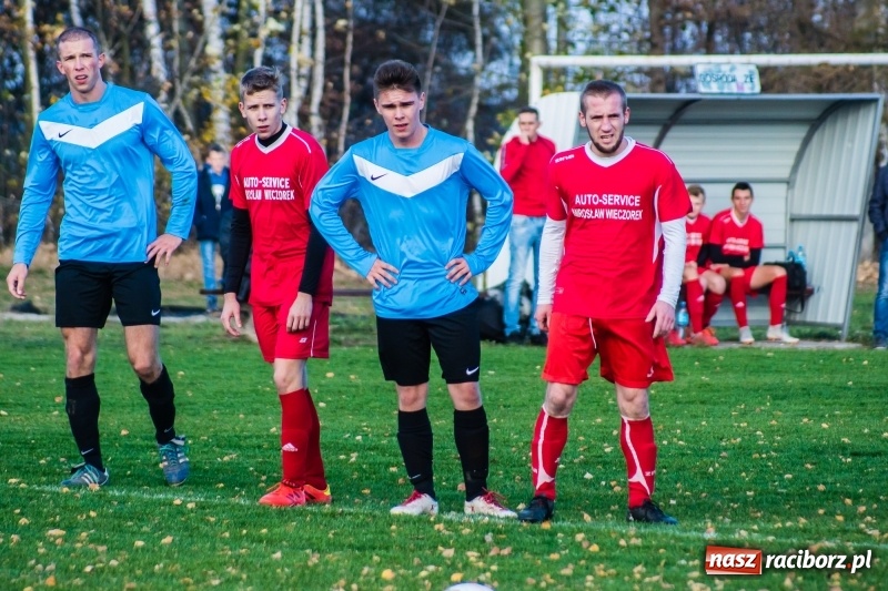 Zdjęcie w galerii na portalu naszraciborz.pl: A klasa. Pawłów spłonął w kobylskim Płomieniu wiadomości z regionu