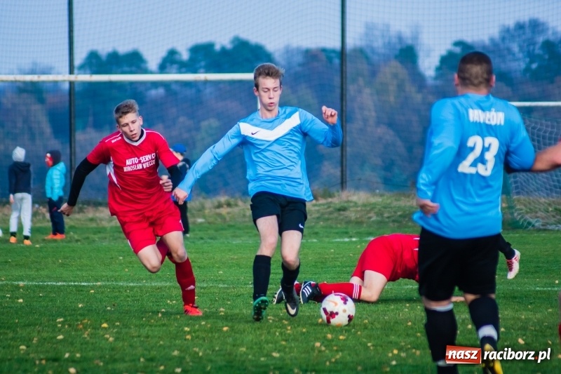 Zdjęcie w galerii na portalu naszraciborz.pl: A klasa. Pawłów spłonął w kobylskim Płomieniu wiadomości z regionu