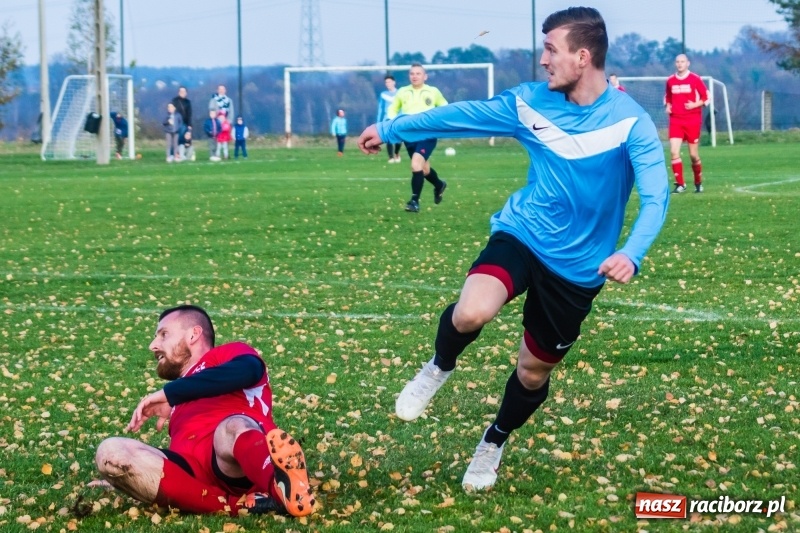 Zdjęcie w galerii na portalu naszraciborz.pl: A klasa. Pawłów spłonął w kobylskim Płomieniu wiadomości z regionu