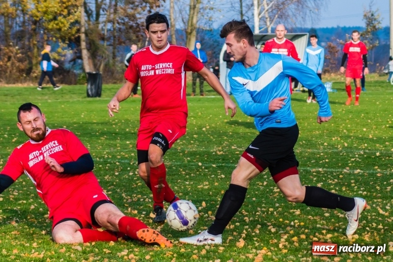 Zdjęcie w galerii na portalu naszraciborz.pl: A klasa. Pawłów spłonął w kobylskim Płomieniu wiadomości z regionu