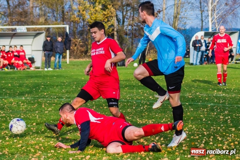 Zdjęcie w galerii na portalu naszraciborz.pl: A klasa. Pawłów spłonął w kobylskim Płomieniu wiadomości z regionu