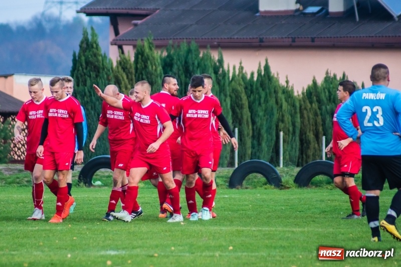 Zdjęcie w galerii na portalu naszraciborz.pl: A klasa. Pawłów spłonął w kobylskim Płomieniu wiadomości z regionu