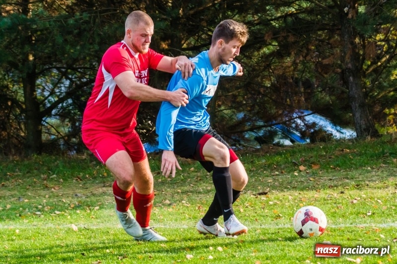 Zdjęcie w galerii na portalu naszraciborz.pl: A klasa. Pawłów spłonął w kobylskim Płomieniu wiadomości z regionu