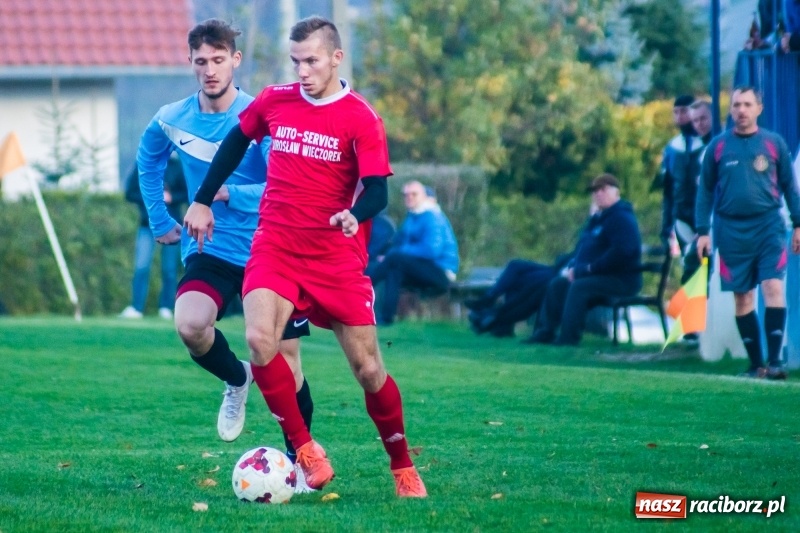 Zdjęcie w galerii na portalu naszraciborz.pl: A klasa. Pawłów spłonął w kobylskim Płomieniu wiadomości z regionu