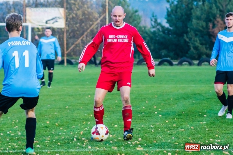 Zdjęcie w galerii na portalu naszraciborz.pl: A klasa. Pawłów spłonął w kobylskim Płomieniu wiadomości z regionu