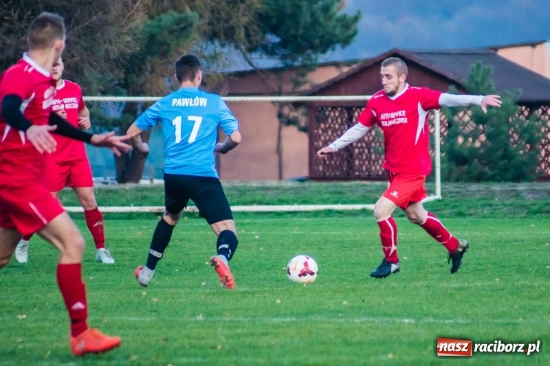 Zdjęcie w galerii na portalu naszraciborz.pl: A klasa. Pawłów spłonął w kobylskim Płomieniu wiadomości z regionu