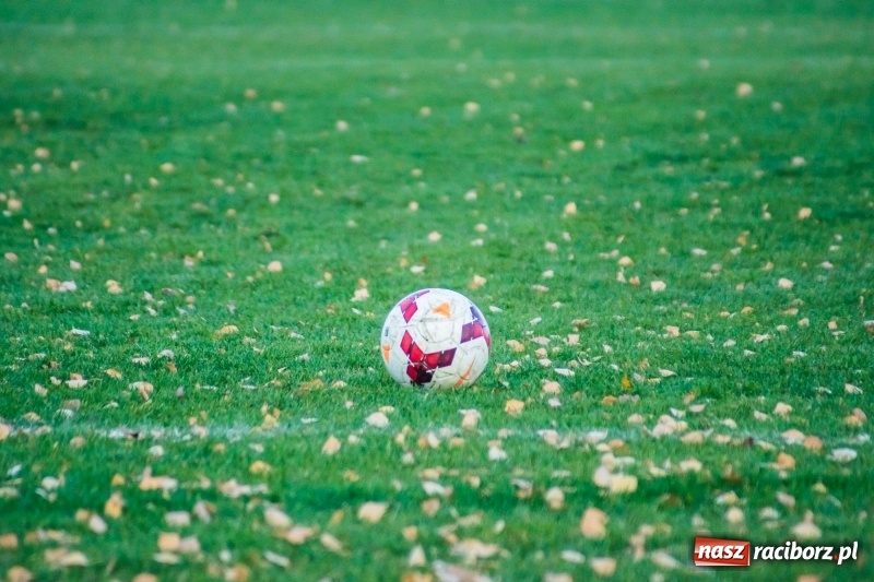 Zdjęcie w galerii na portalu naszraciborz.pl: A klasa. Pawłów spłonął w kobylskim Płomieniu wiadomości z regionu