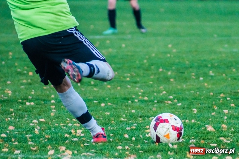 Zdjęcie w galerii na portalu naszraciborz.pl: A klasa. Pawłów spłonął w kobylskim Płomieniu wiadomości z regionu