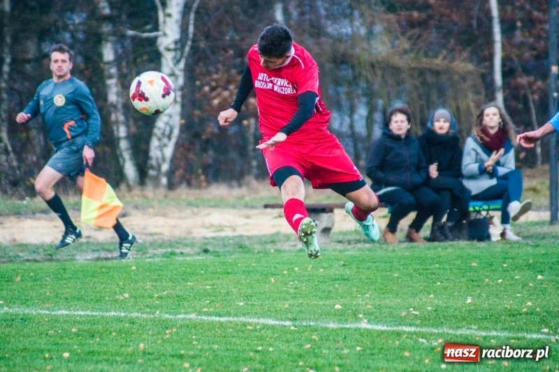 Zdjęcie w galerii na portalu naszraciborz.pl: A klasa. Pawłów spłonął w kobylskim Płomieniu wiadomości z regionu