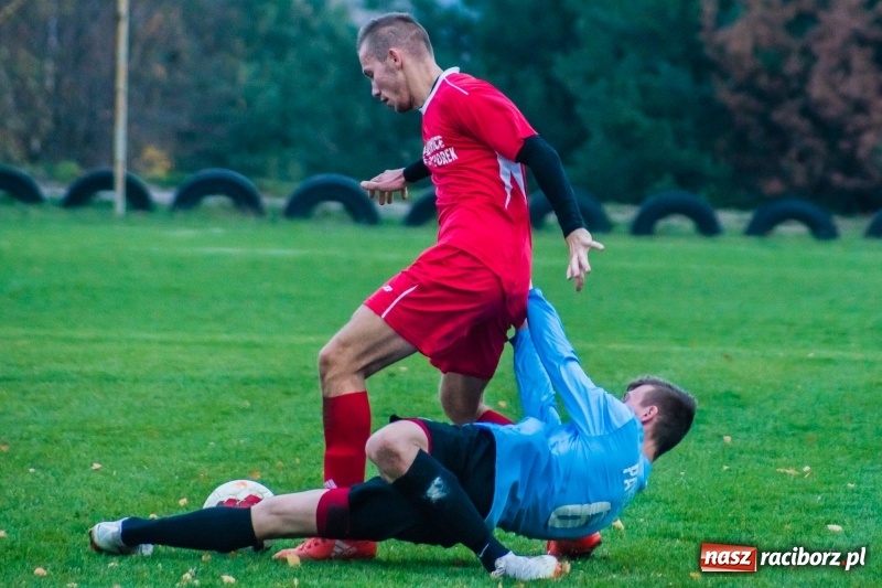 Zdjęcie w galerii na portalu naszraciborz.pl: A klasa. Pawłów spłonął w kobylskim Płomieniu wiadomości z regionu