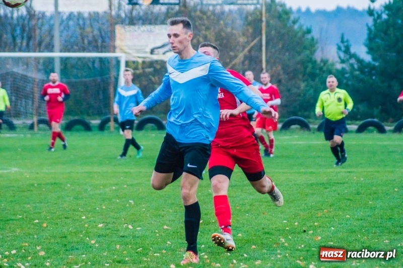 Zdjęcie w galerii na portalu naszraciborz.pl: A klasa. Pawłów spłonął w kobylskim Płomieniu wiadomości z regionu