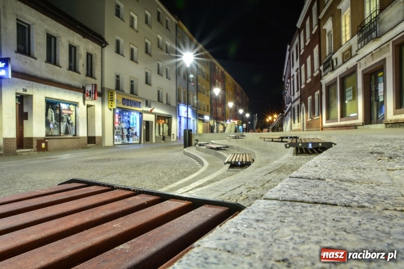 Zdjęcie w galerii na portalu naszraciborz.pl: Długa by night. Jak wam się podoba raciborska starówka nocą? Zobaczcie, co można znaleźć w kilku miejscach! wiadomości z regionu