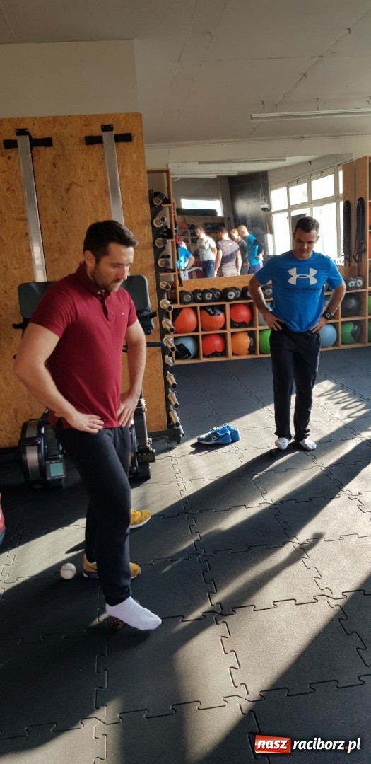 Zdjęcie w galerii na portalu naszraciborz.pl: Dorian Łomża szkolił trenerów raciborskiego ZSOMS wiadomości z regionu