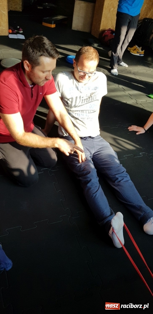 Zdjęcie w galerii na portalu naszraciborz.pl: Dorian Łomża szkolił trenerów raciborskiego ZSOMS wiadomości z regionu