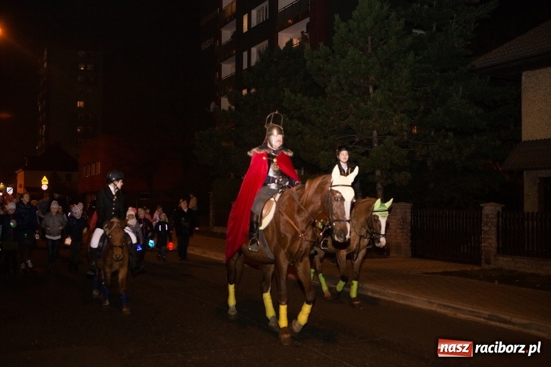 Zdjęcie w galerii na portalu naszraciborz.pl: Święty Marcin dotarł na Ostróg wiadomości z regionu