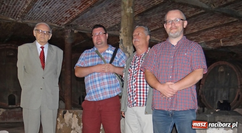 Zdjęcie w galerii na portalu naszraciborz.pl: Winiarnia Przyszkowskiego - pełnometrażowy film dokumentalny Adriana Szczypińskiego i Wojciecha Mitręgi już on-line wiadomości z regionu