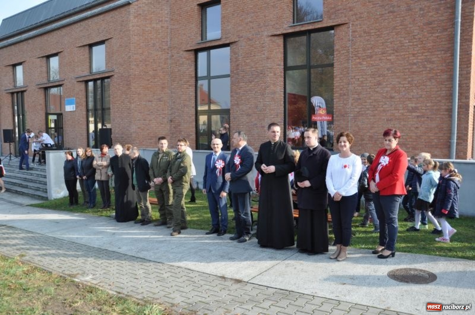 Zdjęcie w galerii na portalu naszraciborz.pl: W Rudach posadzili Dąb Niepodległości wiadomości z regionu