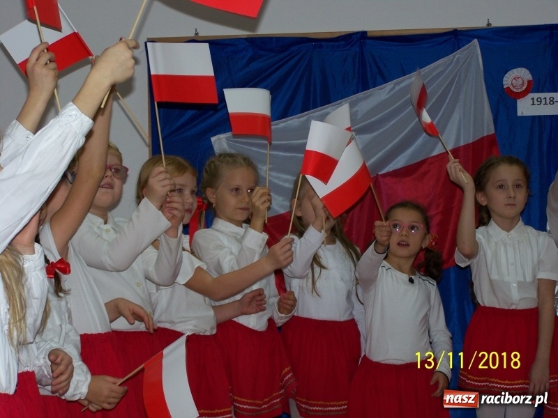 Zdjęcie w galerii na portalu naszraciborz.pl: Jesiennie i patriotycznie w Przedszkolu nr 16 wiadomości z regionu