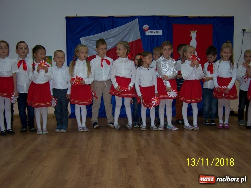 Zdjęcie w galerii na portalu naszraciborz.pl: Jesiennie i patriotycznie w Przedszkolu nr 16 wiadomości z regionu