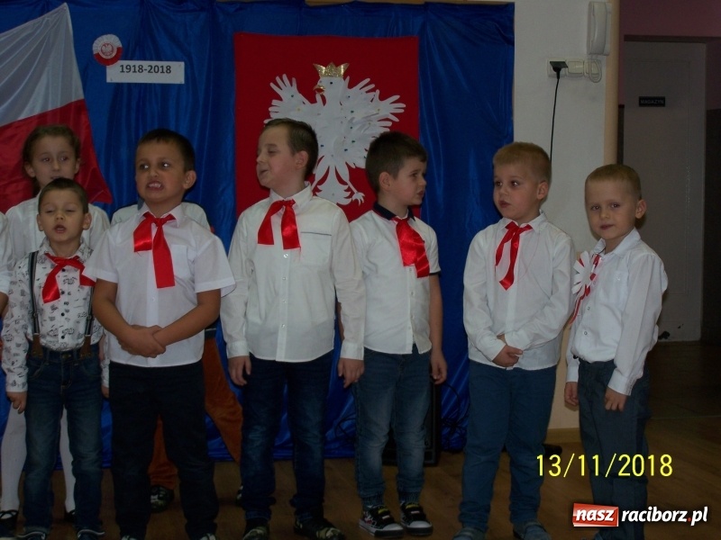 Zdjęcie w galerii na portalu naszraciborz.pl: Jesiennie i patriotycznie w Przedszkolu nr 16 wiadomości z regionu