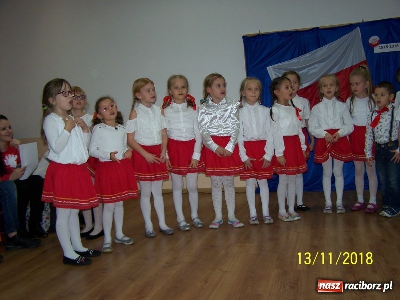 Zdjęcie w galerii na portalu naszraciborz.pl: Jesiennie i patriotycznie w Przedszkolu nr 16 wiadomości z regionu