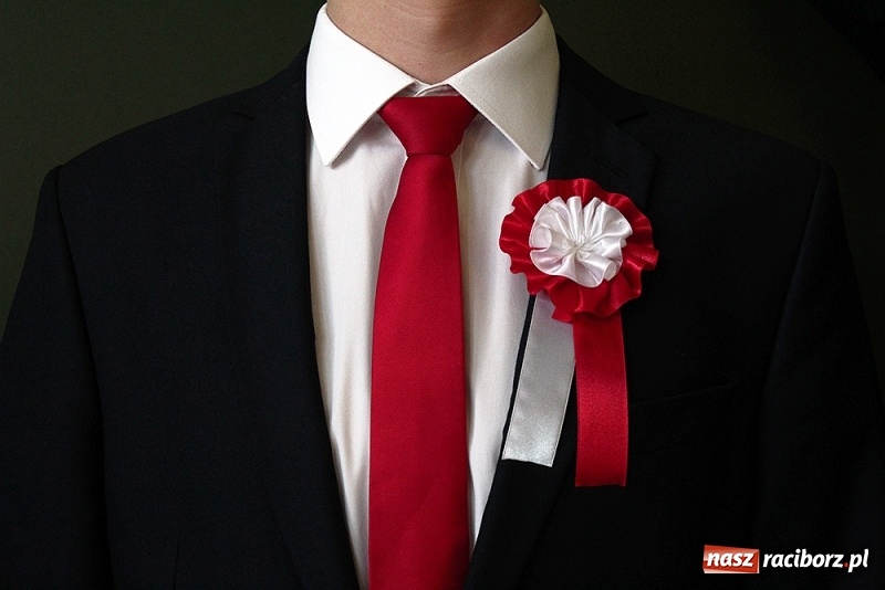 Zdjęcie w galerii na portalu naszraciborz.pl: Uroczysta akademia z okazji Święta Niepodległości w I LO  wiadomości z regionu