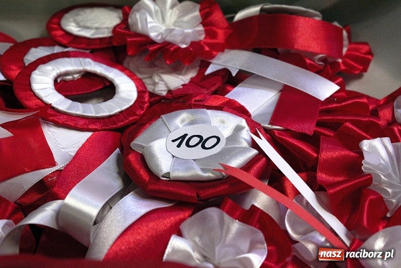 Zdjęcie w galerii na portalu naszraciborz.pl: Uroczysta akademia z okazji Święta Niepodległości w I LO  wiadomości z regionu