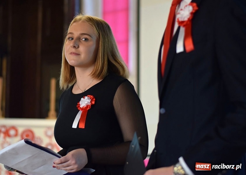 Zdjęcie w galerii na portalu naszraciborz.pl: Uroczysta akademia z okazji Święta Niepodległości w I LO  wiadomości z regionu