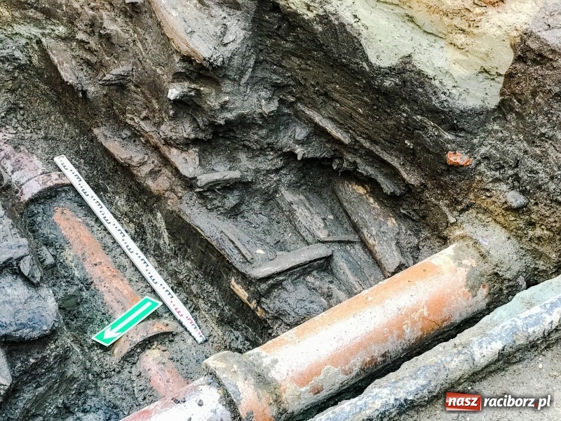 Zdjęcie w galerii na portalu naszraciborz.pl: Ulica Długa odkrywa swoje tajemnice  wiadomości z regionu