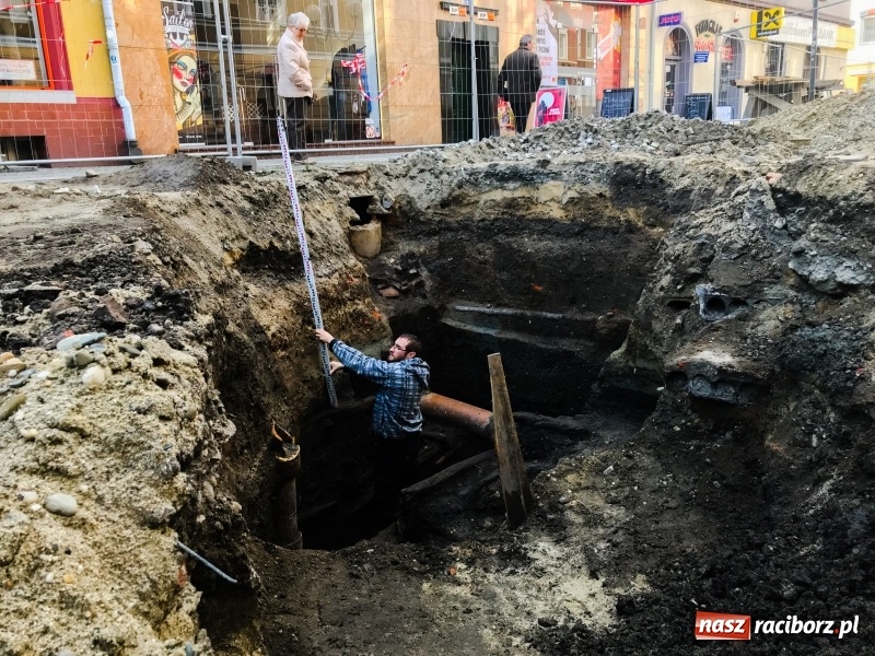 Zdjęcie w galerii na portalu naszraciborz.pl: Ulica Długa odkrywa swoje tajemnice  wiadomości z regionu