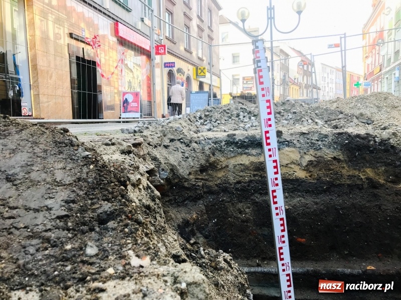 Zdjęcie w galerii na portalu naszraciborz.pl: Ulica Długa odkrywa swoje tajemnice  wiadomości z regionu