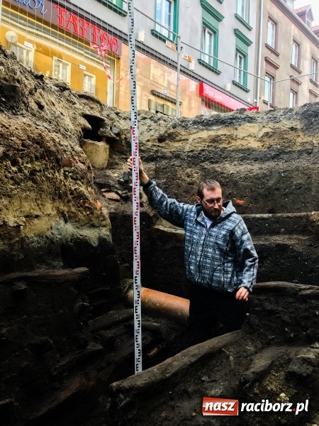 Zdjęcie w galerii na portalu naszraciborz.pl: Ulica Długa odkrywa swoje tajemnice  wiadomości z regionu