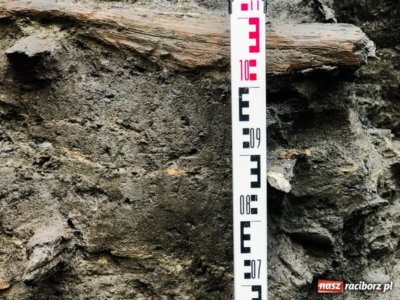 Zdjęcie w galerii na portalu naszraciborz.pl: Ulica Długa odkrywa swoje tajemnice  wiadomości z regionu