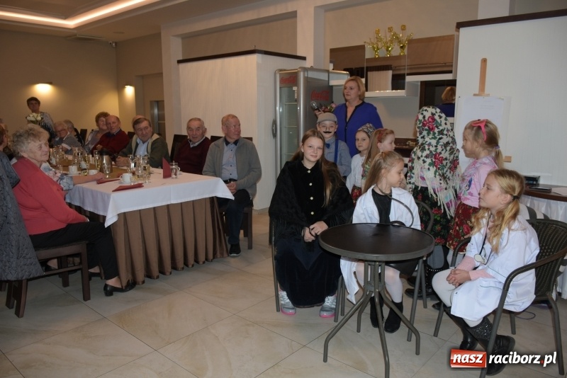 Zdjęcie w galerii na portalu naszraciborz.pl: W Krzyżanowicach świętowano Dzień Seniora wiadomości z regionu