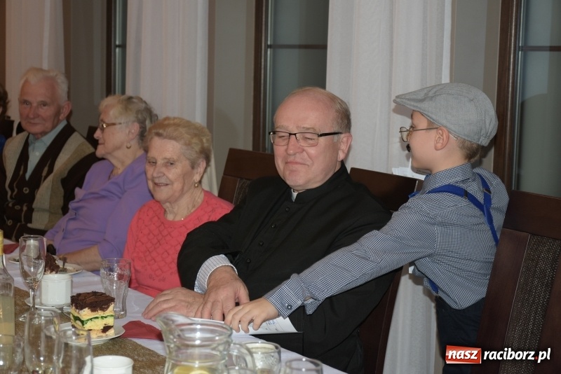 Zdjęcie w galerii na portalu naszraciborz.pl: W Krzyżanowicach świętowano Dzień Seniora wiadomości z regionu