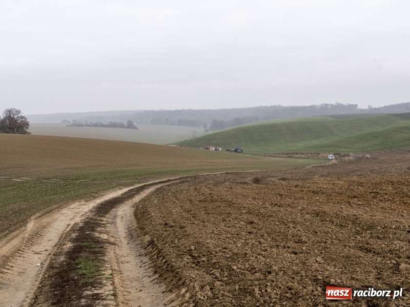 Zdjęcie w galerii na portalu naszraciborz.pl: Tragedia w Modzurowie. Nie żyje 55-letni robotnik rolny wiadomości z regionu