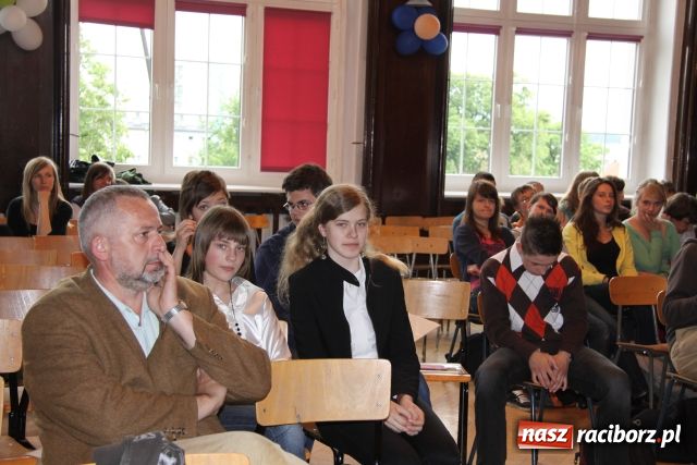 Zdjęcie w galerii na portalu naszraciborz.pl: Solenizant wygrał konkurs z WOS-u wiadomości z regionu