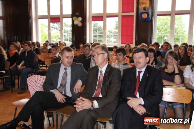 Zdjęcie w galerii na portalu naszraciborz.pl: Solenizant wygrał konkurs z WOS-u wiadomości z regionu