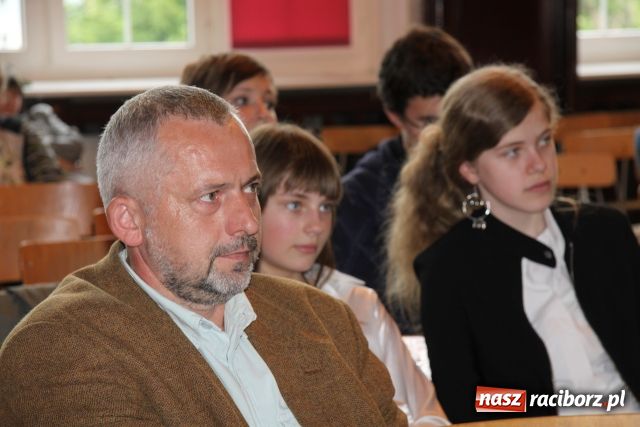 Zdjęcie w galerii na portalu naszraciborz.pl: Solenizant wygrał konkurs z WOS-u wiadomości z regionu