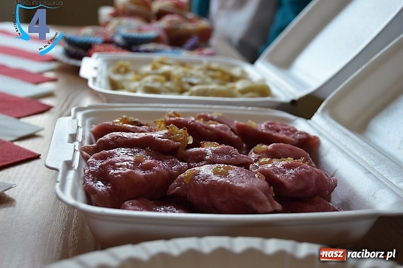 Zdjęcie w galerii na portalu naszraciborz.pl: Czwórka razem dla Niepodległej wiadomości z regionu