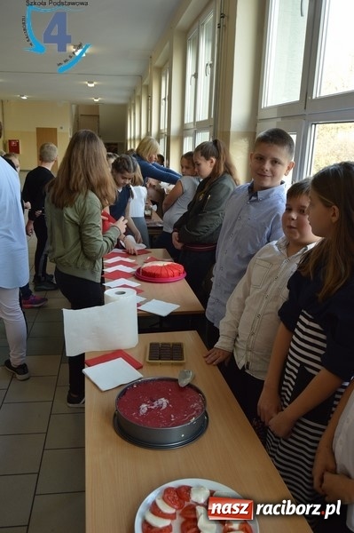 Zdjęcie w galerii na portalu naszraciborz.pl: Czwórka razem dla Niepodległej wiadomości z regionu