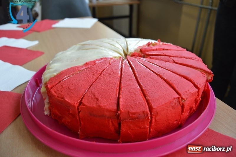 Zdjęcie w galerii na portalu naszraciborz.pl: Czwórka razem dla Niepodległej wiadomości z regionu