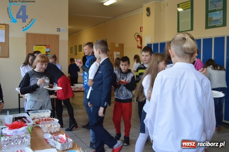 Zdjęcie w galerii na portalu naszraciborz.pl: Czwórka razem dla Niepodległej wiadomości z regionu