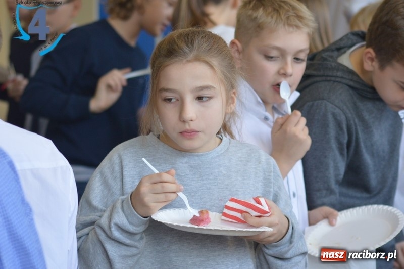 Zdjęcie w galerii na portalu naszraciborz.pl: Czwórka razem dla Niepodległej wiadomości z regionu